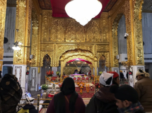 Храм Гурудвара Бангла Сахиб внутри